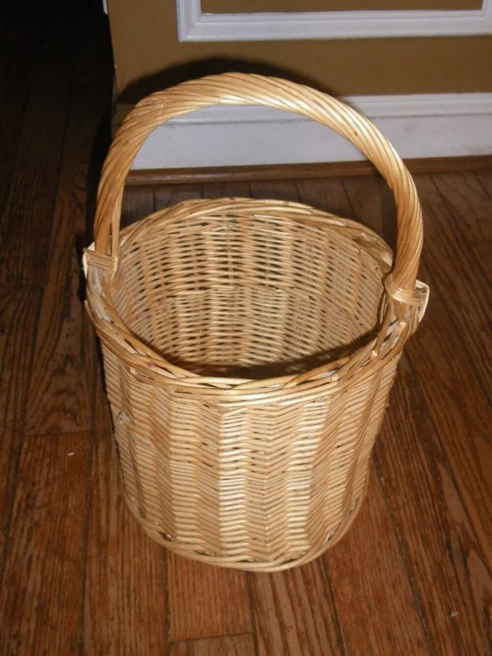 Vintage Large Bucket Style Wicker Basket w/ Handle